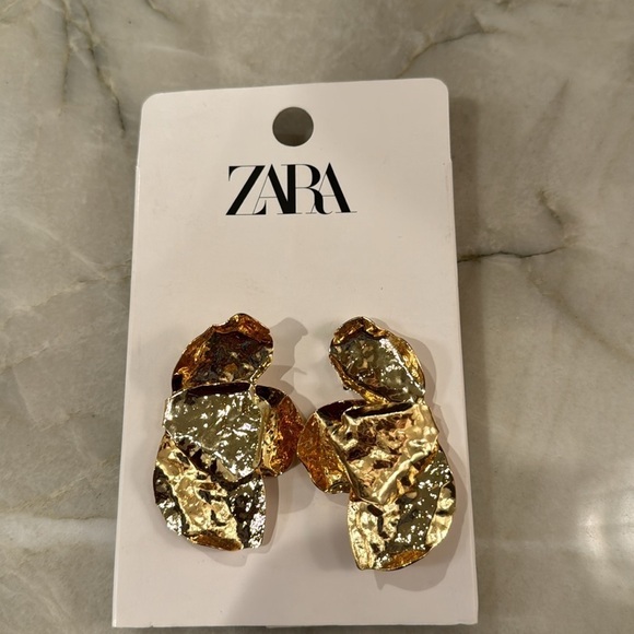 Zara Hammered Gold Leaf Earrings✨✨ with gift box - Picture 6 of 6